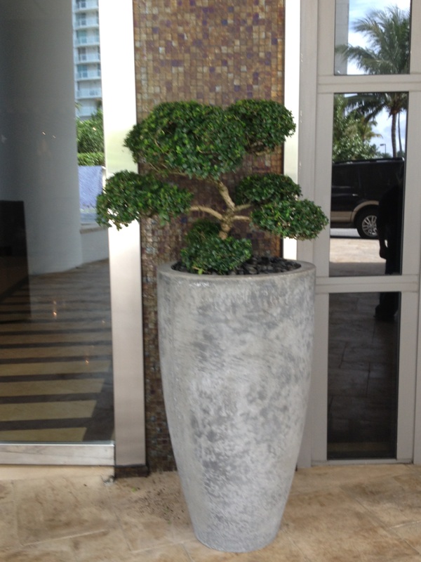 Round Contemporary Planter